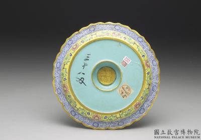 图片[3]-Gold saucer with champleve and painted enamel decor of European mother-and-child, Qing dynasty, Qianlong reign (1736-1795)-China Archive